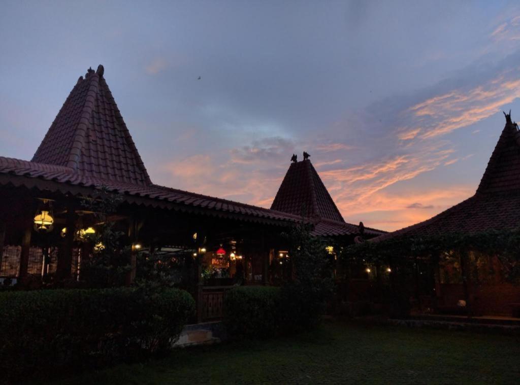 Joglo Ayem Tentrem Prambanan Exterior photo