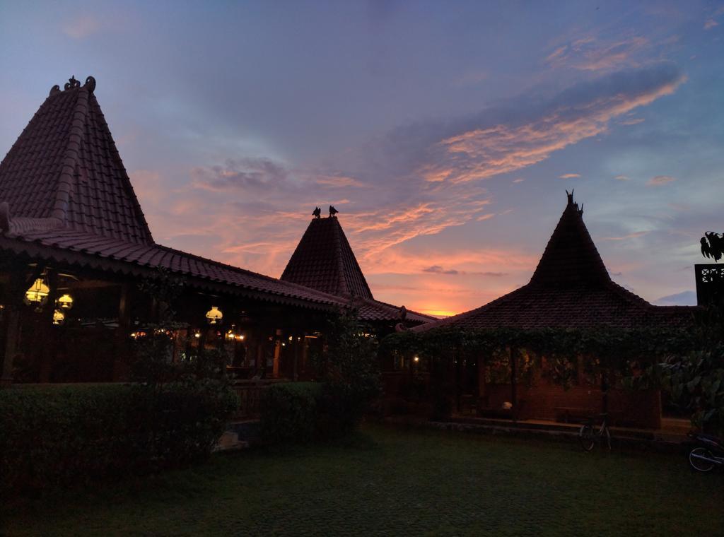 Joglo Ayem Tentrem Prambanan Exterior photo
