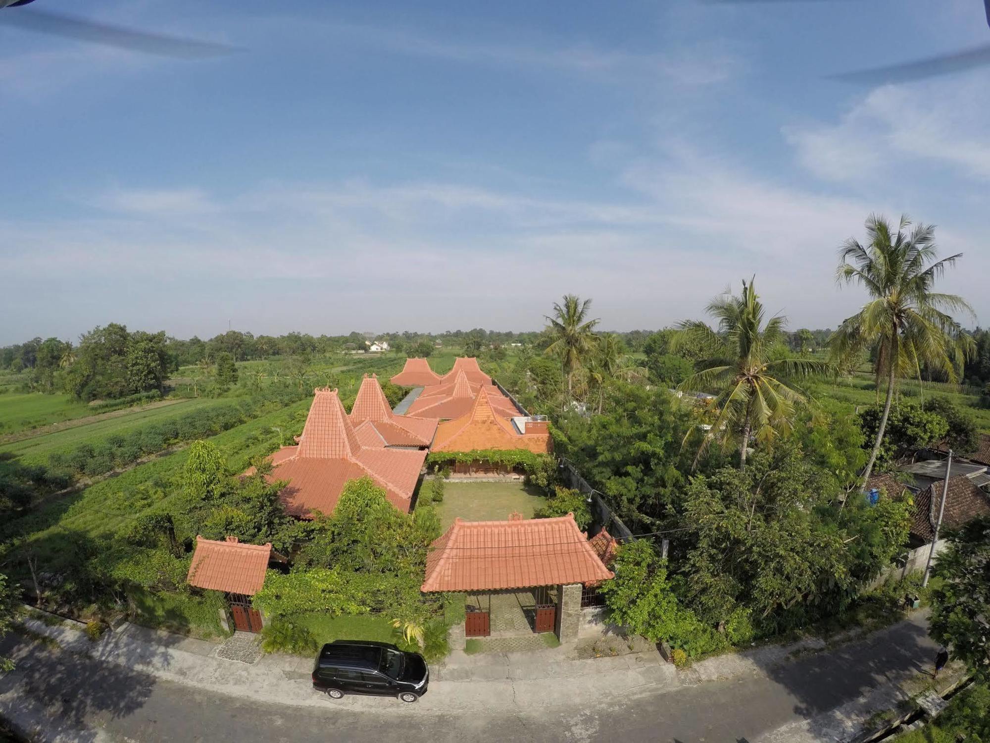 Joglo Ayem Tentrem Prambanan Exterior photo